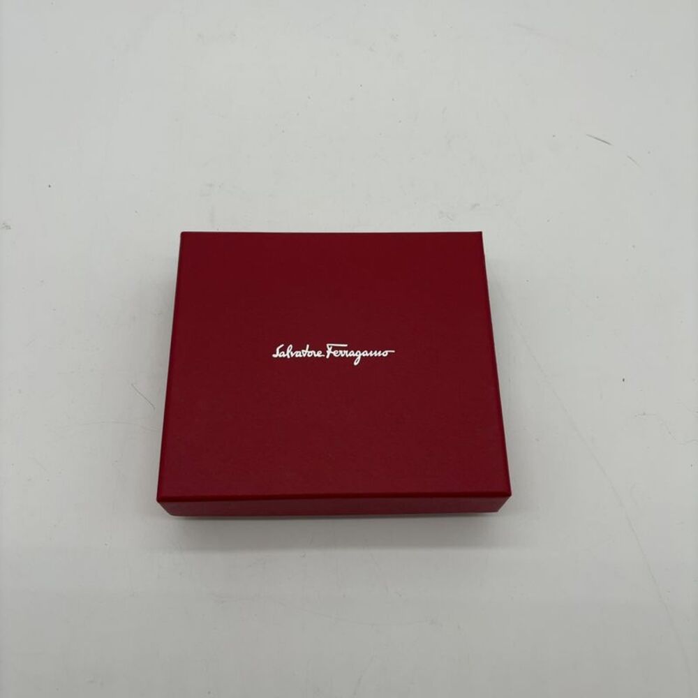 Salvatore Ferragamo Small Zip Wall in Fuchsia - Picture 5 of 5